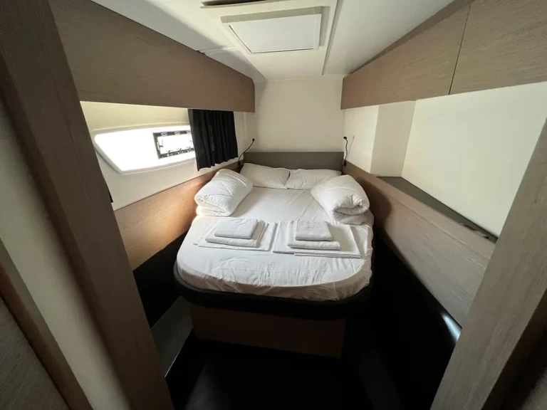 Noleggio Catamarano con o senza skipper Fountaine Pajot a Pola