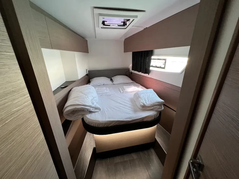 Noleggio Catamarano Fountaine Pajot con patente nautica