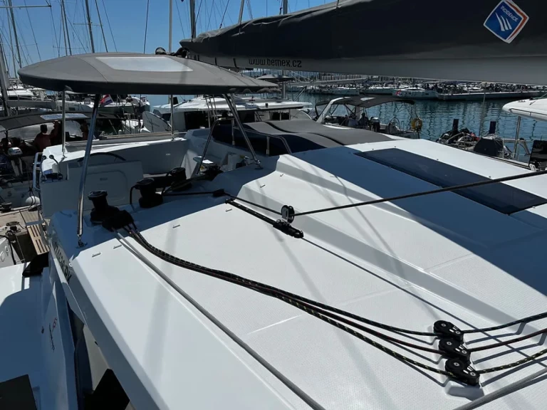 Fountaine Pajot Astrea 42 da affittare a  Pola