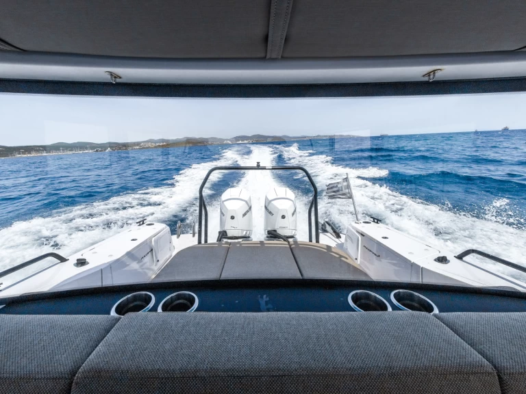 Noleggio a Lávrio – Axopar Axopar 37 XC Cross Cabin su SamBoat