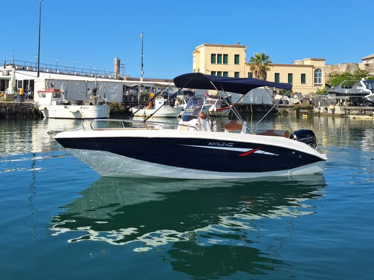 Barca a motore a noleggio a Sanremo al miglior prezzo