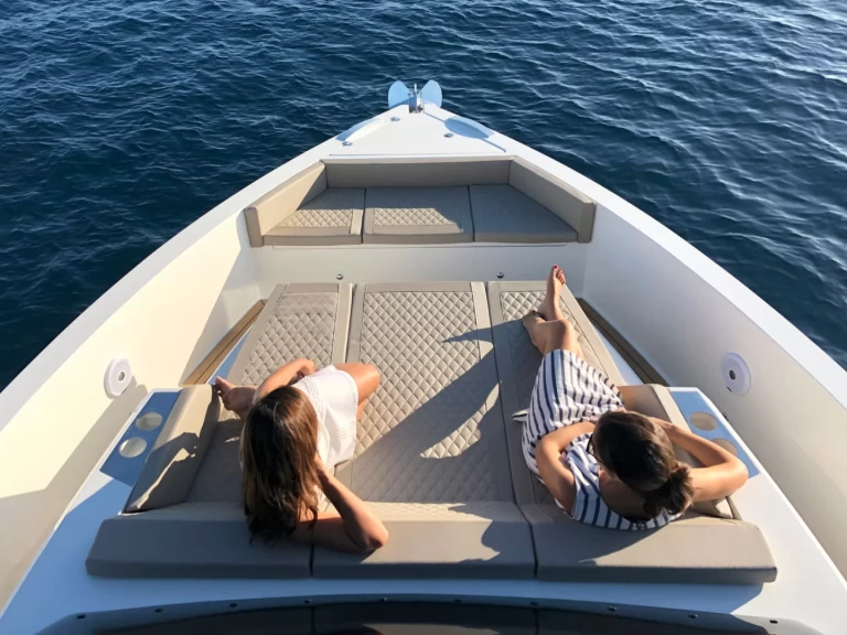 Noleggio Barca a motore DEANTONIO YACHTS con patente nautica