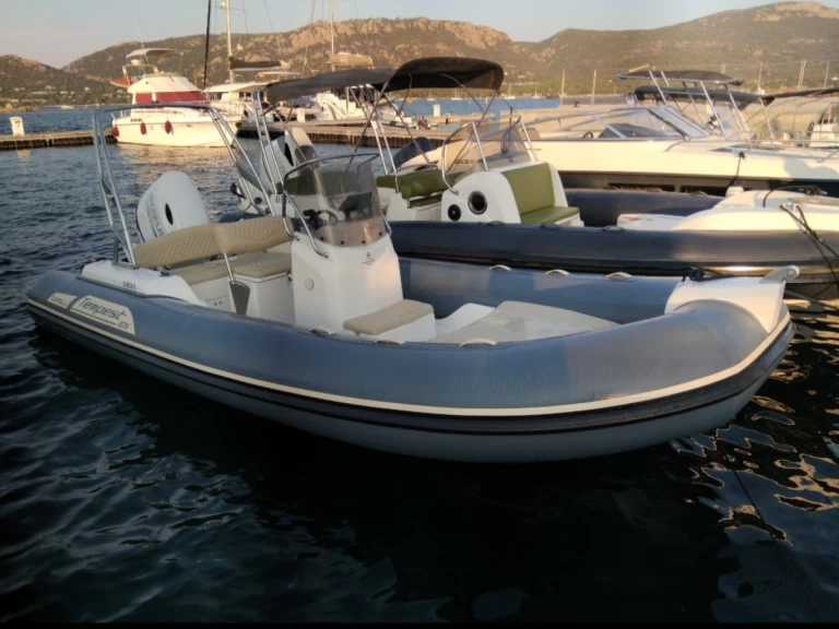 Noleggio Gommone Capelli con patente nautica