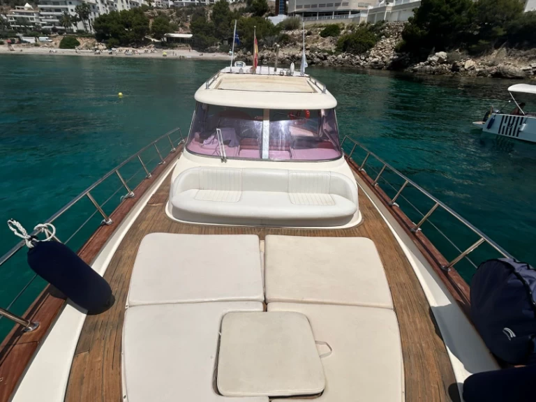 Noleggiare una Fratelli Aprea Sorrento 32 Semi Cabinato a Altea