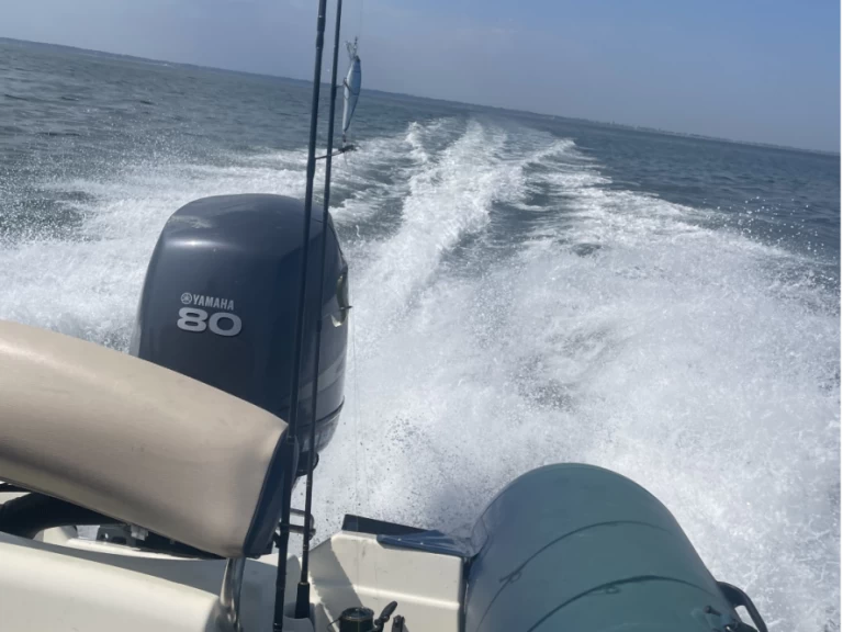 Noleggiare una Bombard Sunrider 550 Bleu a La Plaine-sur-Mer