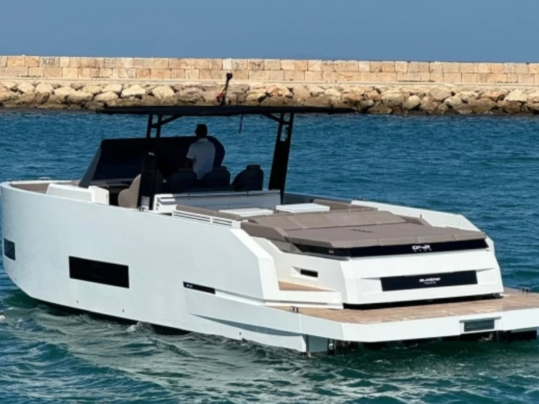 DEANTONIO YACHTS D42 da affittare a  Dénia