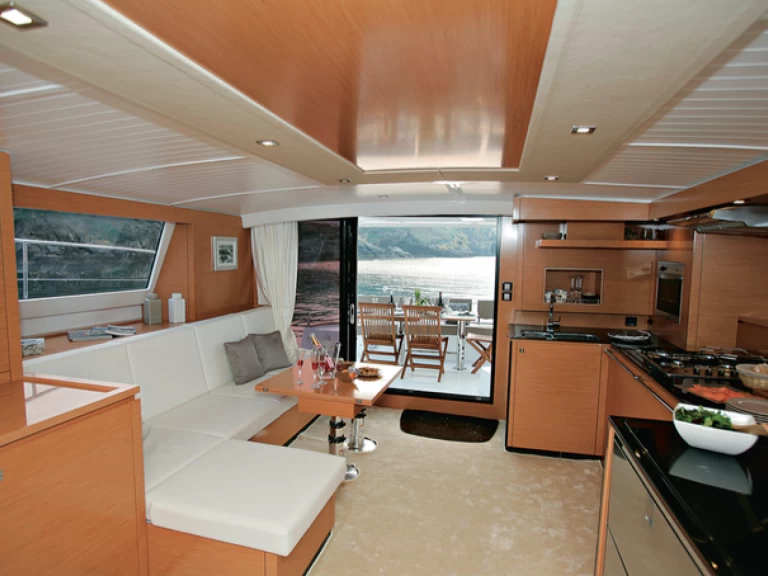 Noleggio Catamarano Fountaine Pajot con patente nautica