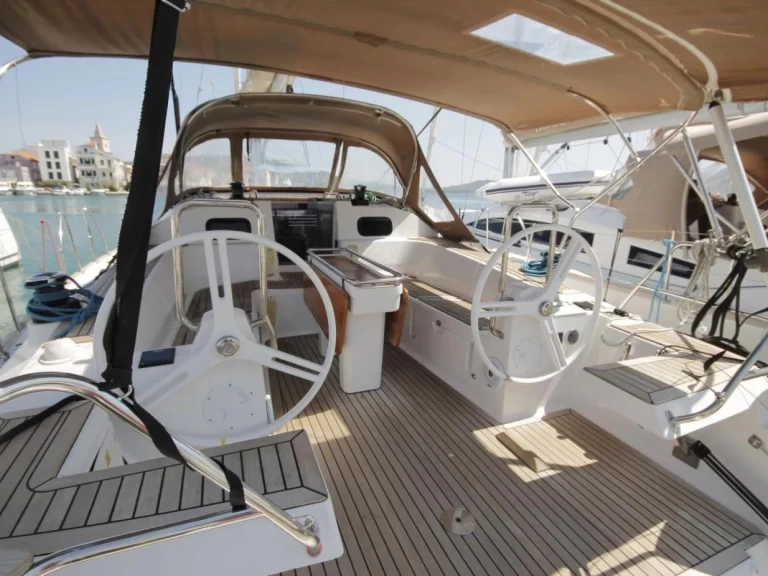 Noleggio barche Antibes economico Oceanis 45