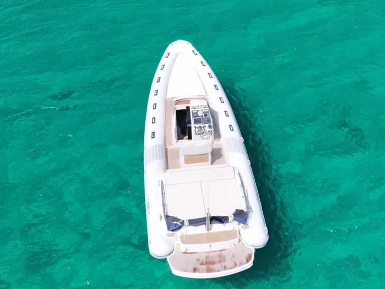 Noleggio a Porto Rotondo – led 33 GS su SamBoat