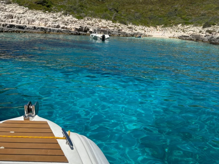 Noleggio Barca a motore Nuova Jolly con patente nautica