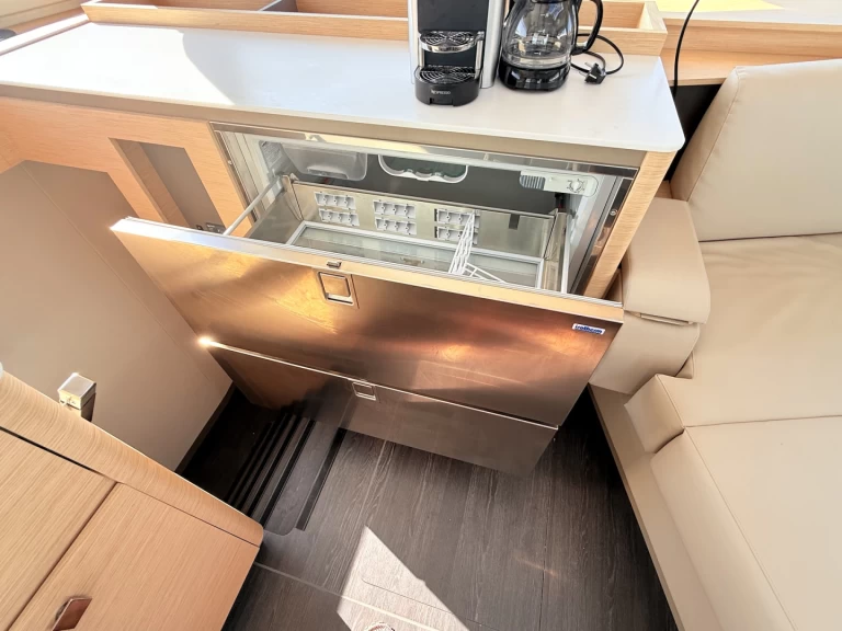Noleggio Catamarano Fountaine Pajot con patente nautica