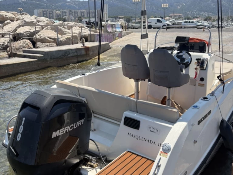 Noleggio Barca a motore Quicksilver con patente nautica