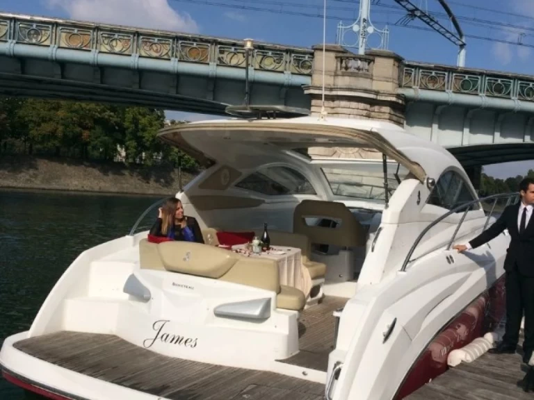 Noleggiare una Bénéteau Monte Carlo 37 a Paris