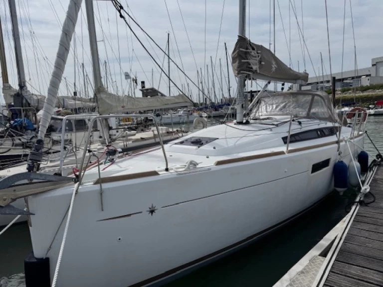 Noleggio barche La Rochelle economico SUN ODYSSEY 349 QR 2016