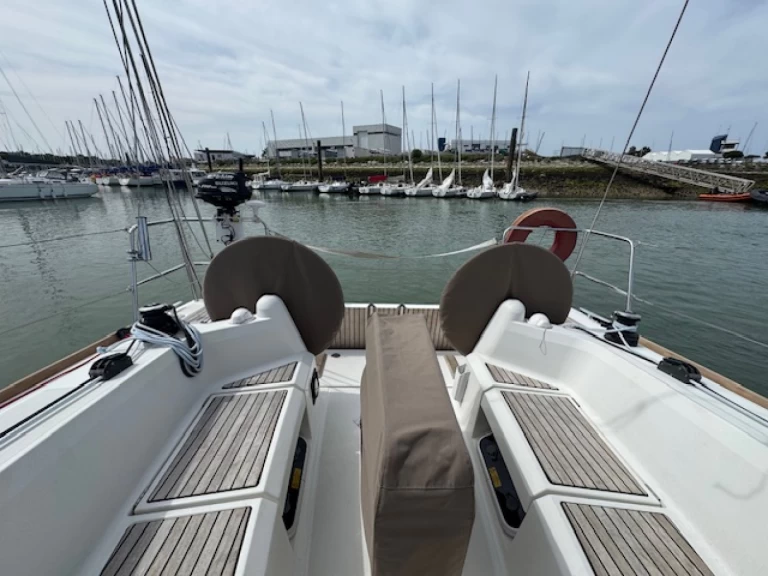 Noleggio barche SUN ODYSSEY 349 QR 2016 SUN ODYSSEY 349 QR 2016 a La Rochelle su Samboat