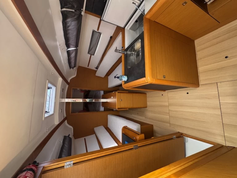 Noleggio Barca a vela con o senza skipper SUN ODYSSEY 349 QR 2016 a La Rochelle