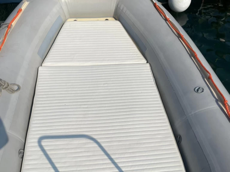 Noleggio Gommone Gommorizzo con patente nautica