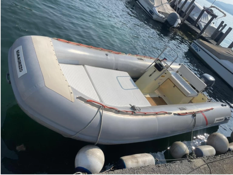 Noleggio a Predore – Gommorizzo cherokee su SamBoat