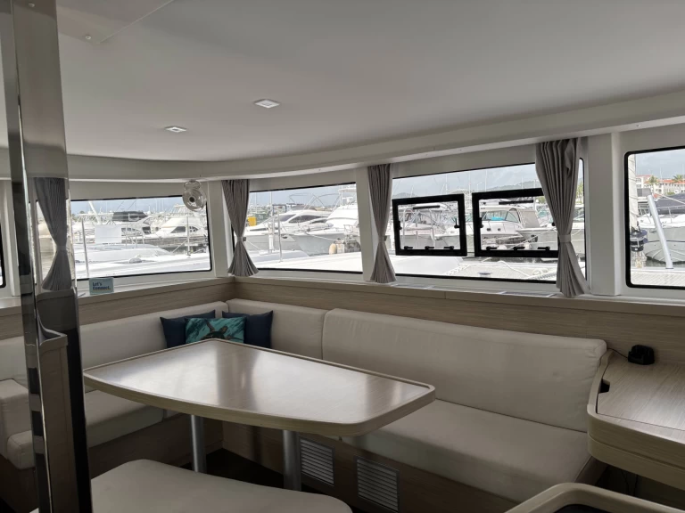 Noleggiare una Lagoon Lagoon 42 a Playa Sardinera