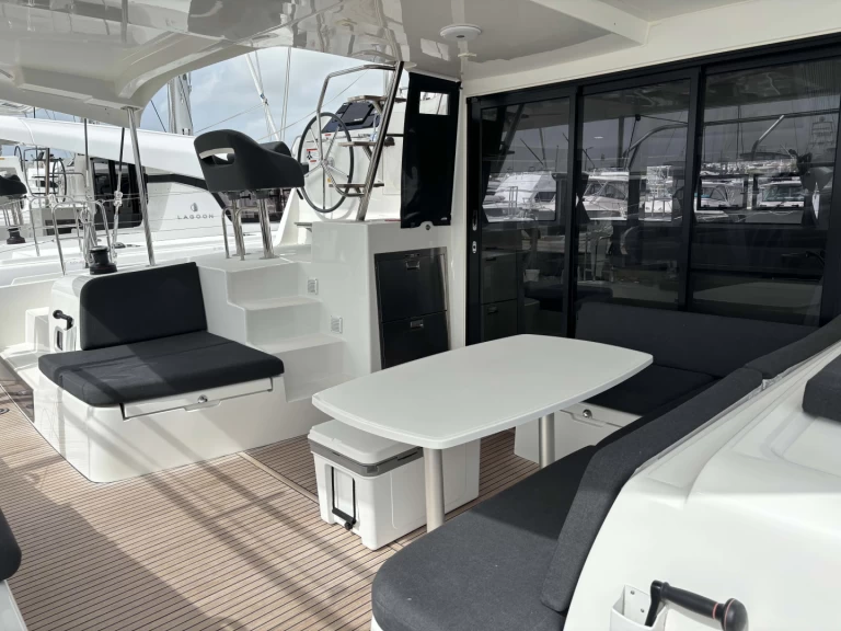 Noleggiare una Lagoon Lagoon 42 a Playa Sardinera
