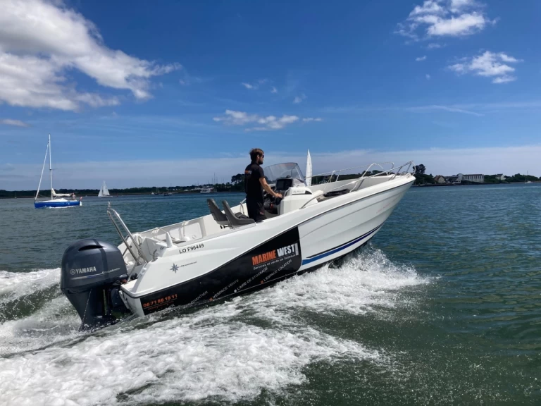 Jeanneau Cap Camarat 6.5 CC Serie 3 da affittare a  Lorient