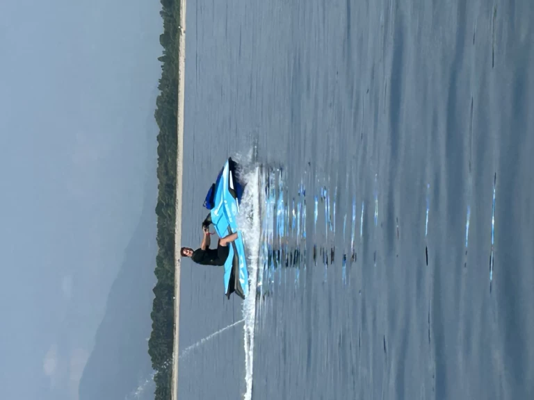 Yamaha VX DeLuxe da affittare a  Saint-Cyprien