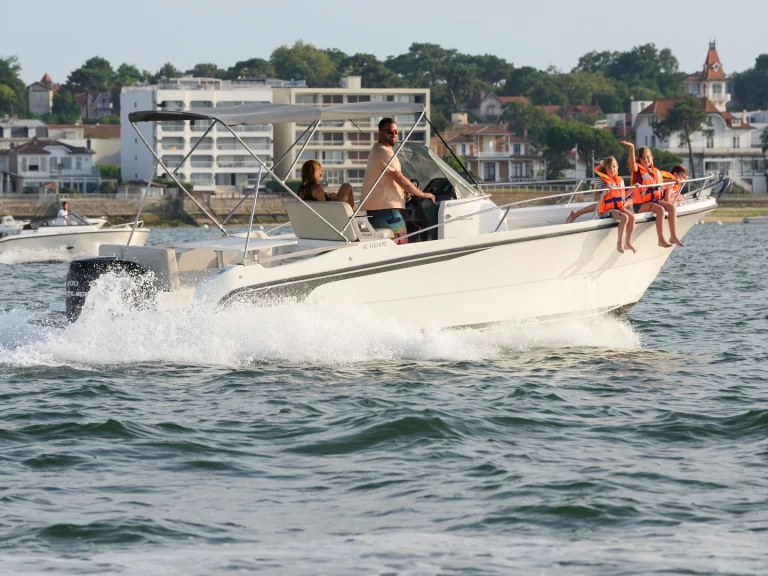 Noleggio barche Arcachon economico Abaco 800 Open CC