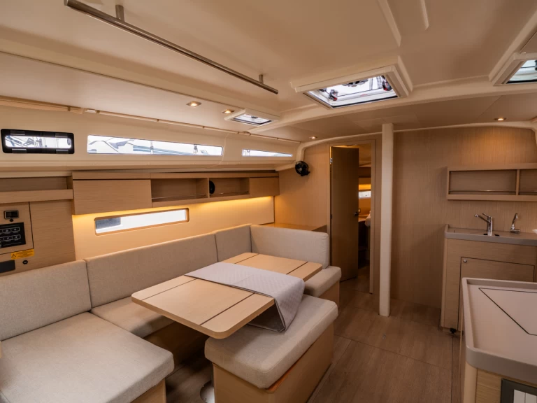 Noleggio Barca a vela Bénéteau con patente nautica