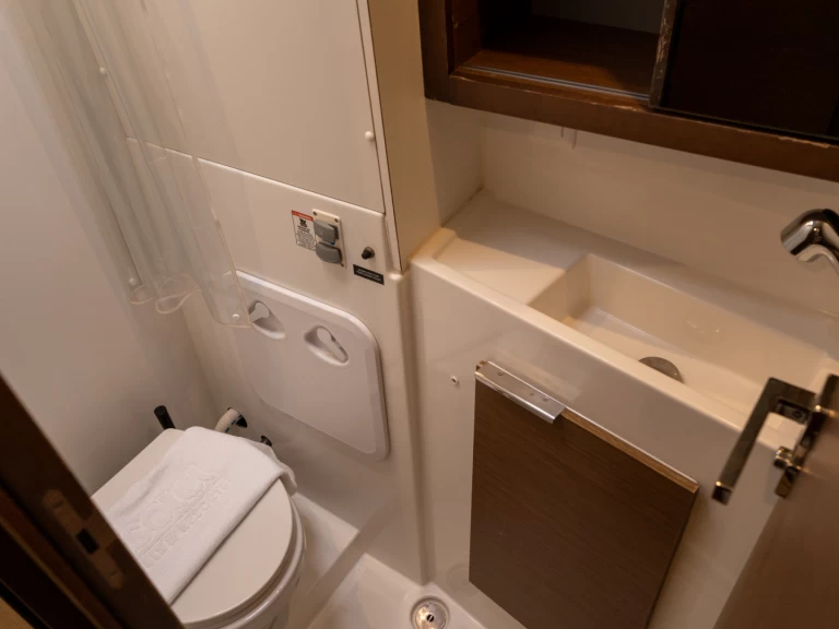 Lagoon Lagoon 40 da affittare a  Salerno