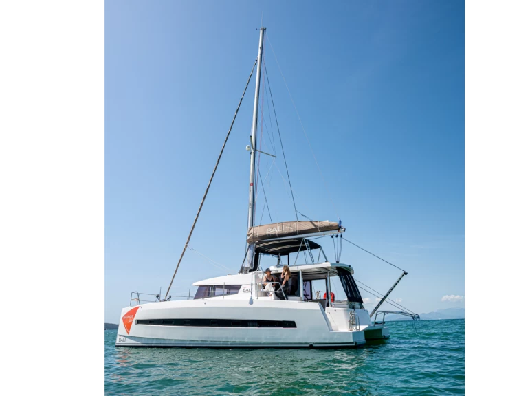 Noleggio Catamarano Bali con patente nautica