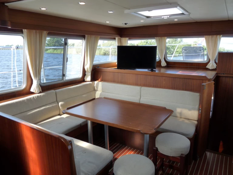 Noleggio Barca a motore  con patente nautica