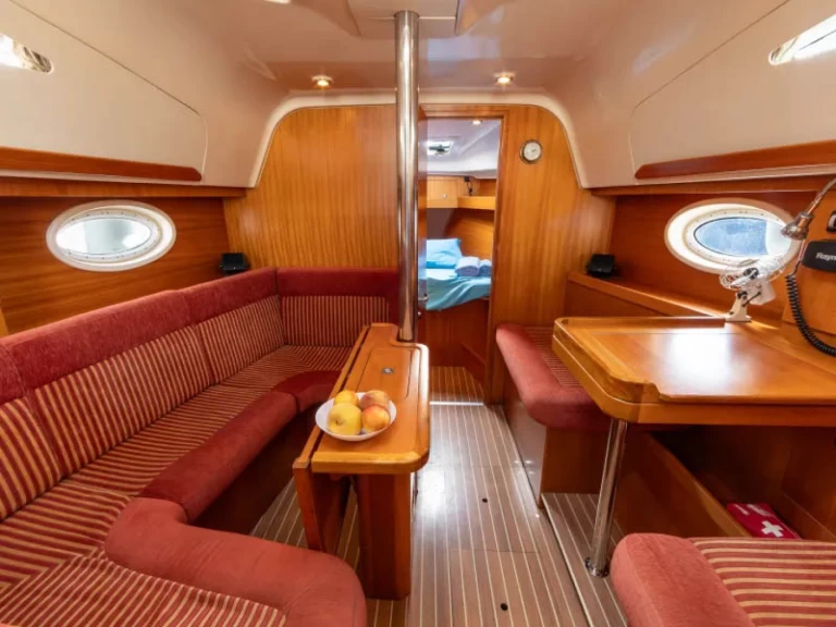 Noleggiare una Elan Impression 344 a Kiáto