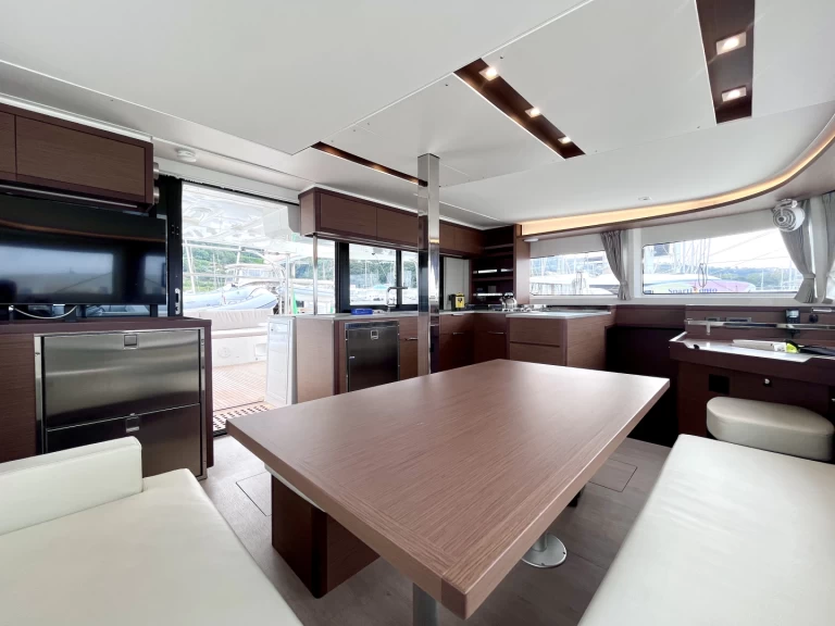 Noleggio Catamarano a Capo d'Orlando – Lagoon Lagoon 46