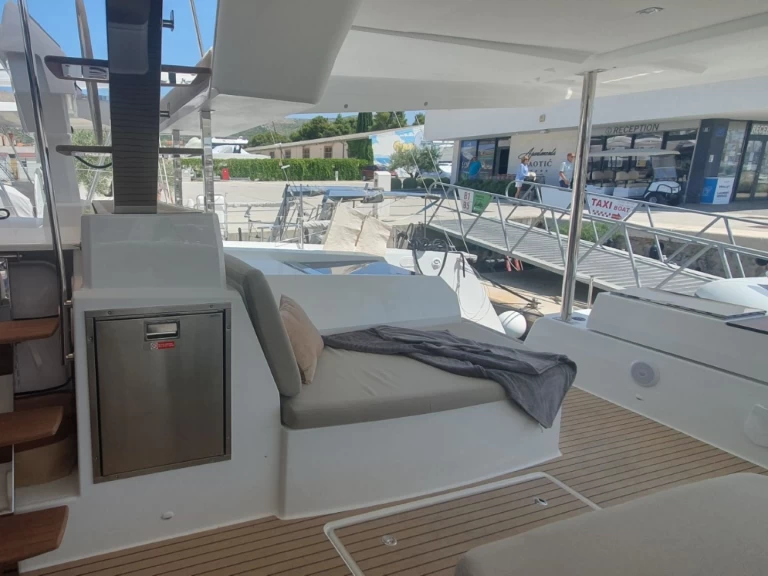 Noleggiare una Fountaine Pajot Aura 51 a Seget Donji