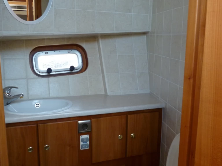 Noleggio Barca a motore con o senza skipper  a Akkrum