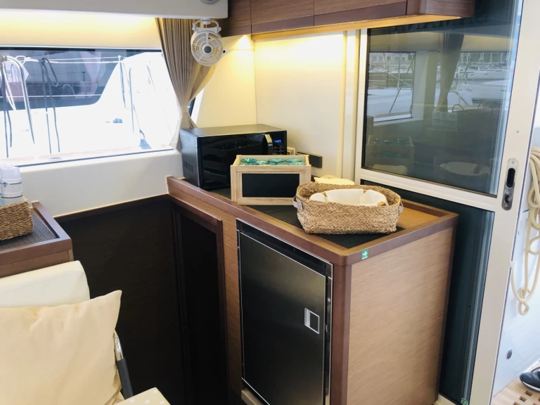 Noleggio Catamarano Lagoon con patente nautica