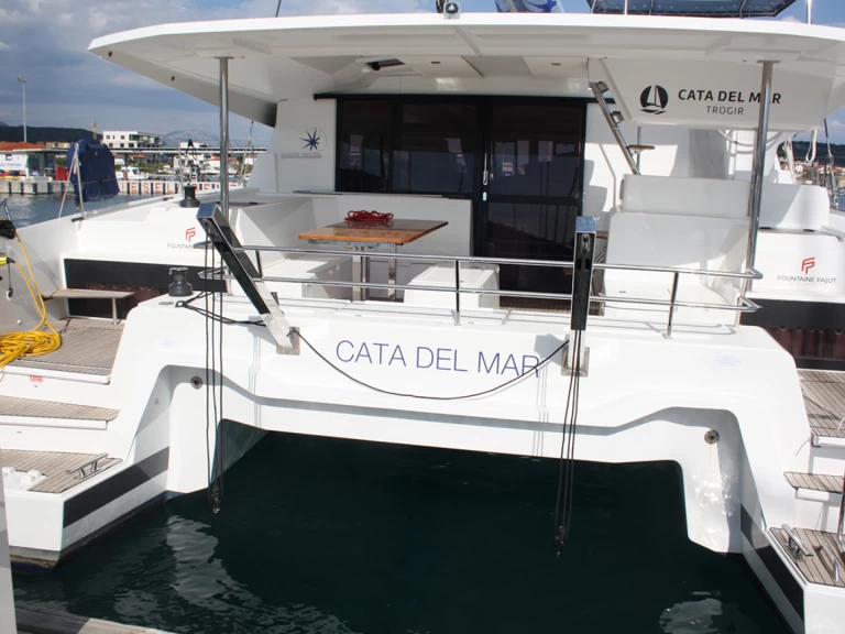 Catamarano a noleggio a Seget Donji al miglior prezzo