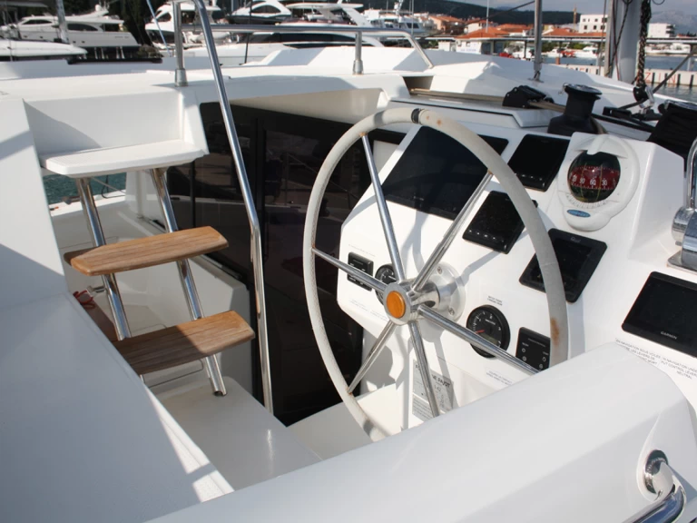 Noleggiare una Fountaine Pajot Astrea 42 a Seget Donji