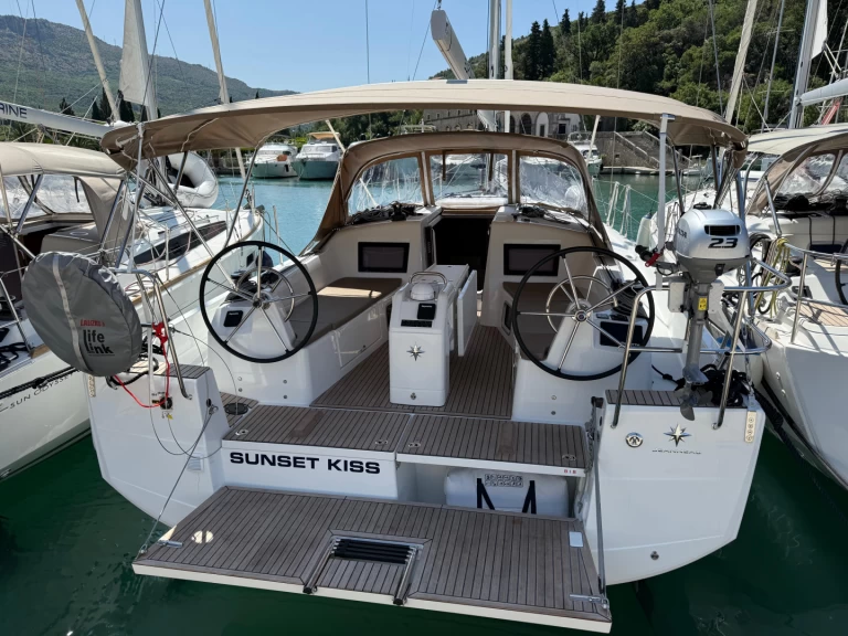 Noleggiare una Jeanneau Sun Odyssey 410 a Komolac