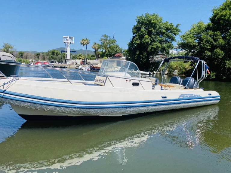 Noleggio barche Saint-Tropez economico Tempest 900 Cabine