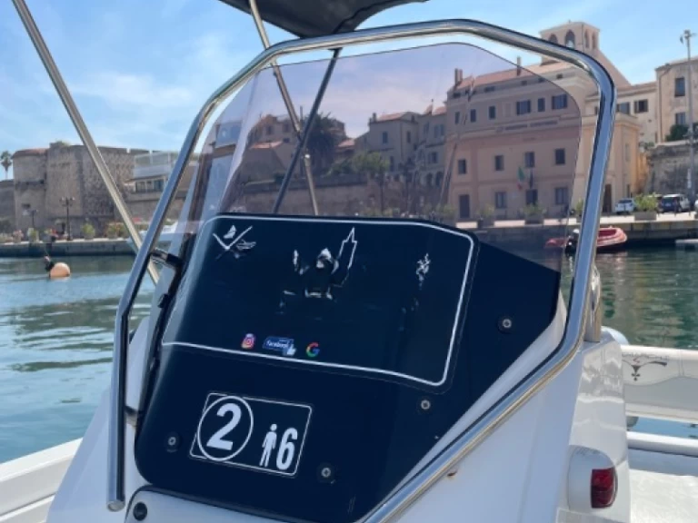 Noleggiare una Trimarchi Nica 530 a Alghero