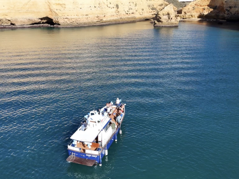 Noleggio Barca a motore Yate Cantiere Navale con patente nautica