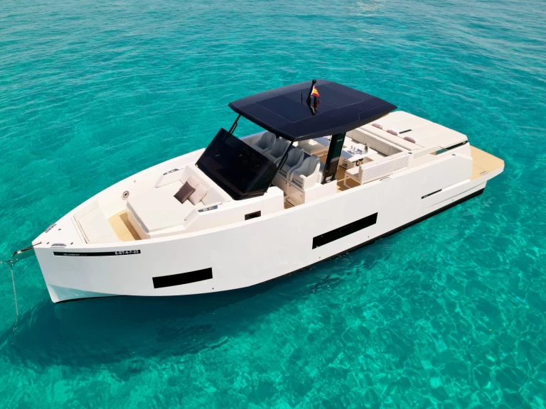 Barca a motore a noleggio a Ibiza Town al miglior prezzo