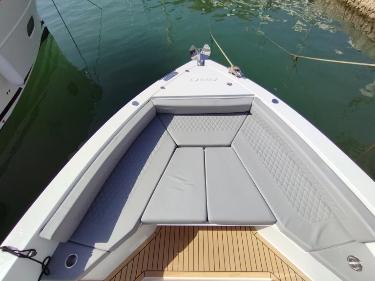 Noleggiare una DE ANTONIO Yachts D29 Open a Mahón