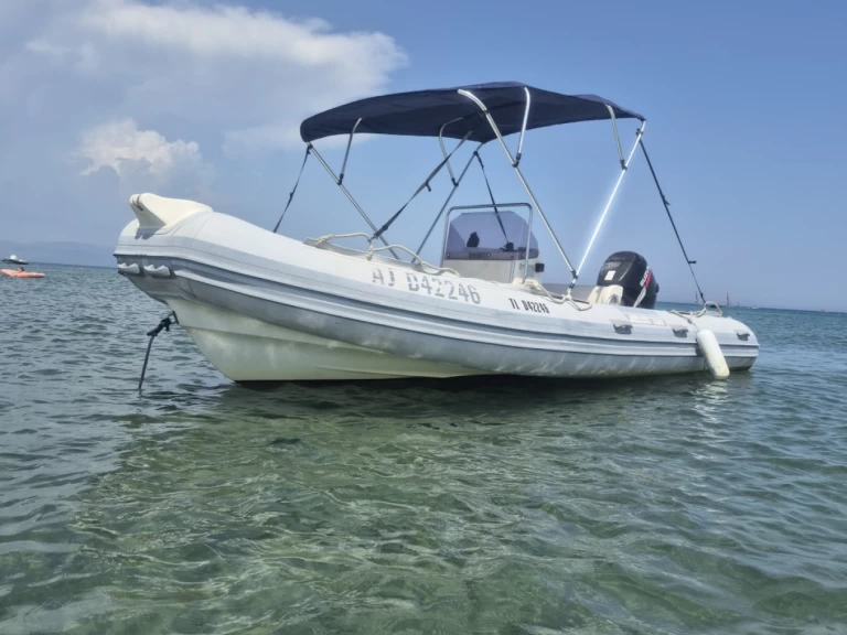 Noleggiare una Joker Boat Coaster 580 a Hyères