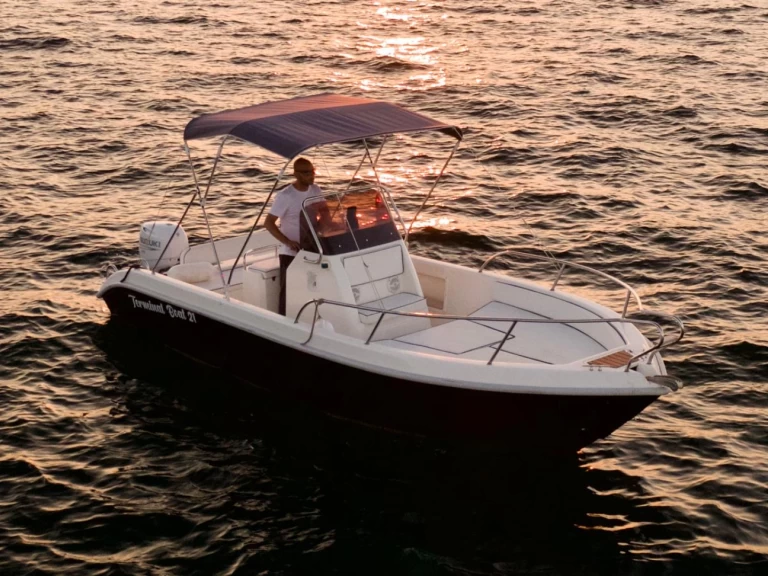 Noleggio Barca a motore con o senza skipper Terminal Boat a Sorrento