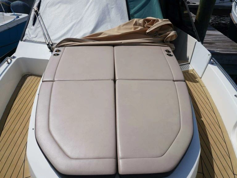 Noleggio barche Jeanneau Leader 36 a Golfe-Juan su Samboat