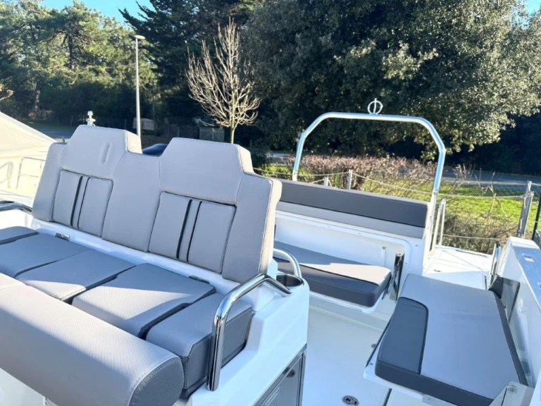 Jeanneau Cap Camarat 7.5 CC da affittare a  La Flotte