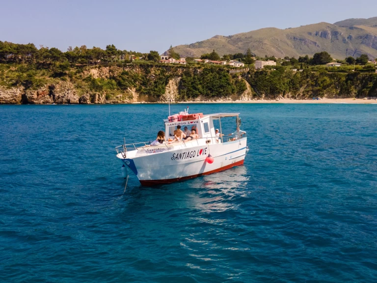 Revel Craft 27 RX da affittare a  Terrasini