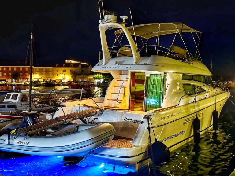 Noleggio Barca a motore Jeanneau con patente nautica